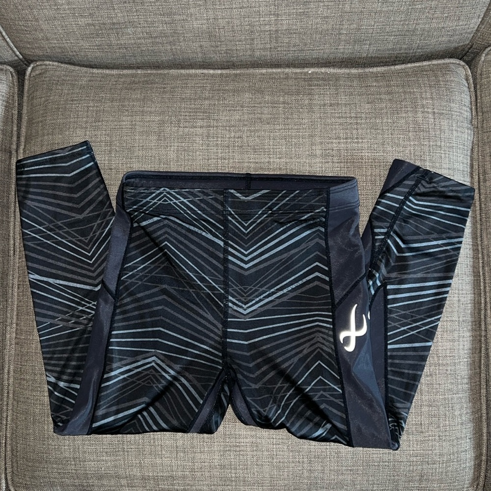CW-X Stabilityx 3/4 Joint Compression | Size Small | Grey & Black Stripe